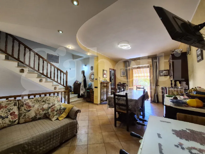 Casa Indipendente in vendita a Gubbio - foto 5