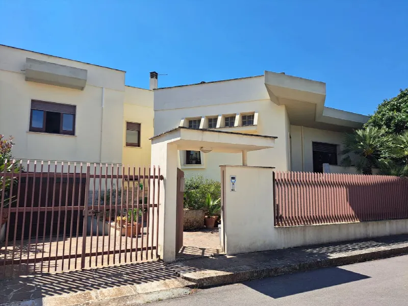 Villa in vendita a Sava - foto 1