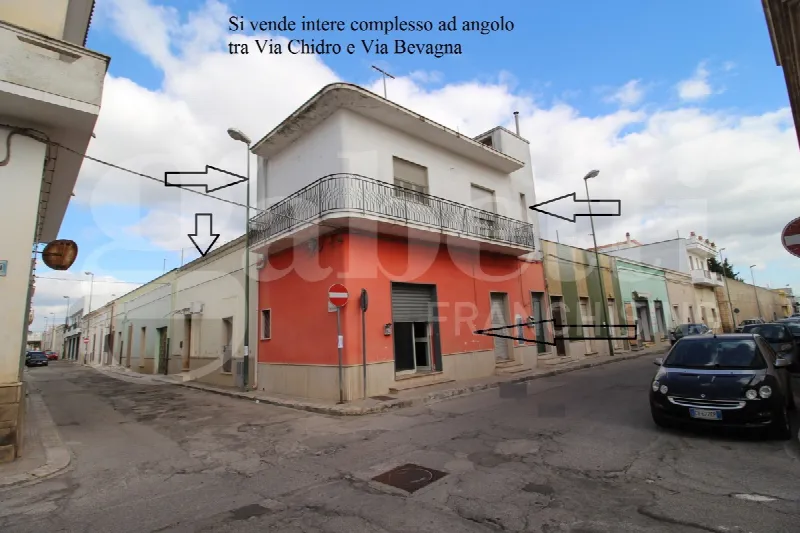Palazzo/Stabile in vendita a Manduria - foto 1