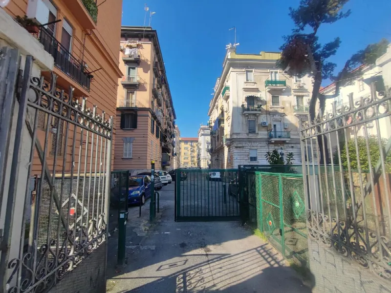 Appartamento in vendita a Napoli, Zona Industriale, Centro Direzionale, Poggioreale - foto 1