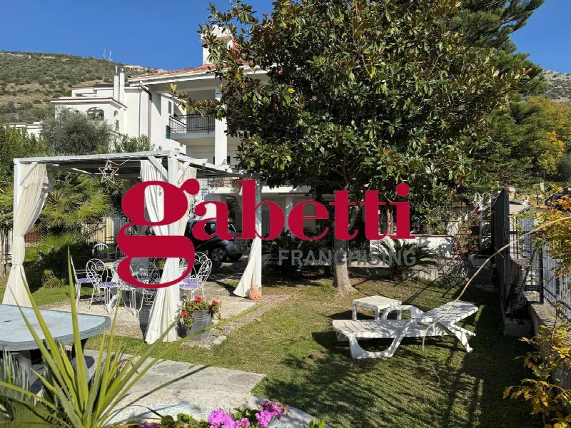 Villa in vendita a Caserta, Centro - foto 1