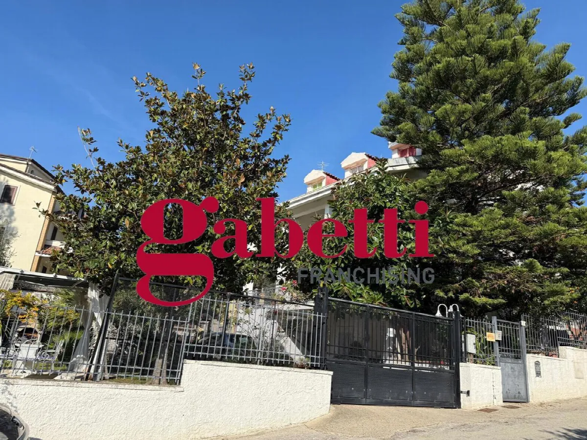 Villa in vendita a Caserta, Centro - foto 2