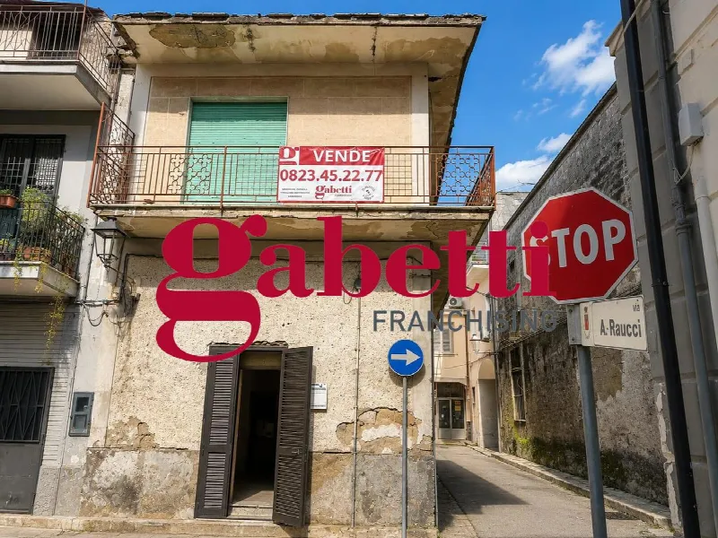 Palazzo/Stabile in vendita a Capodrise - foto 2