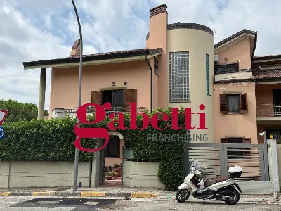 Villetta a schiera in vendita a Caserta, C... - foto 1