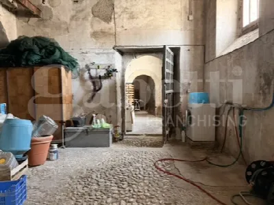 Palazzo/Stabile in vendita a Sant'Elia Fiu... - foto 5