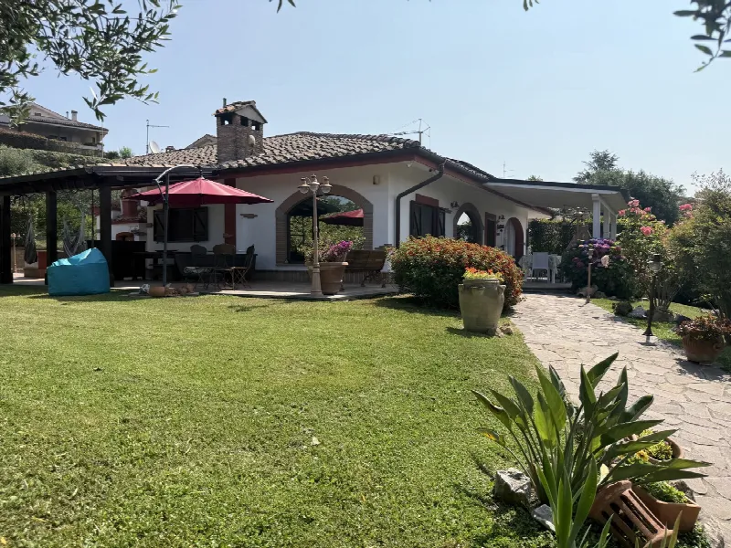 Villa in vendita a Castelnuovo di Porto - foto 1