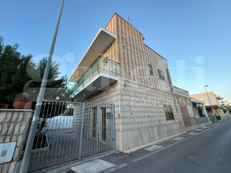 Casa Indipendente in vendita a Bari, Palese, Santo Spirito - foto 1