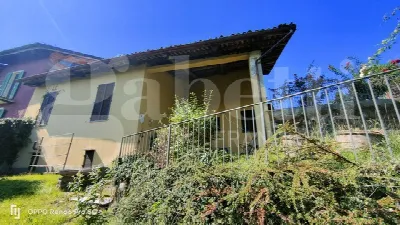 Casa Indipendente a Zumaglia