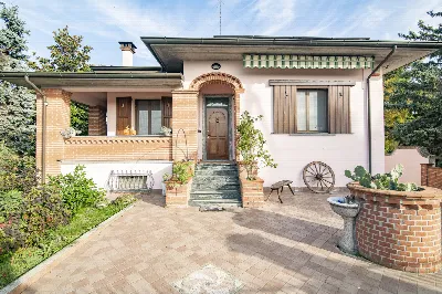 Villa in vendita a Castana - foto 1