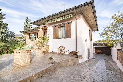 Villa in vendita a Castana - foto 2