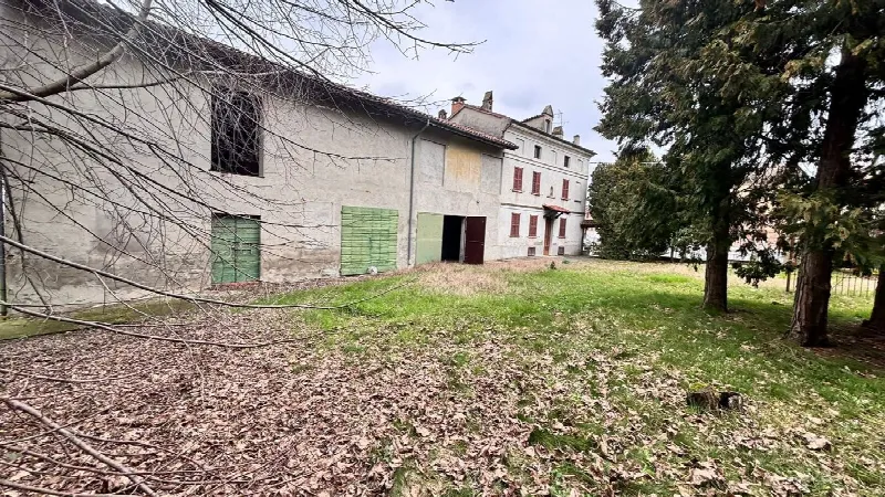 Rustico/Casale in vendita a Zenevredo - foto 1