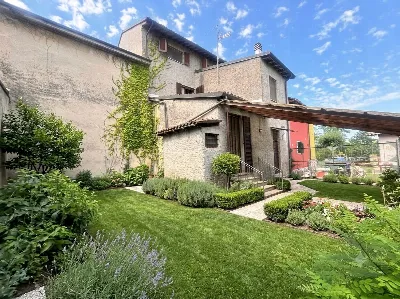 Casa Indipendente a Montù Beccaria