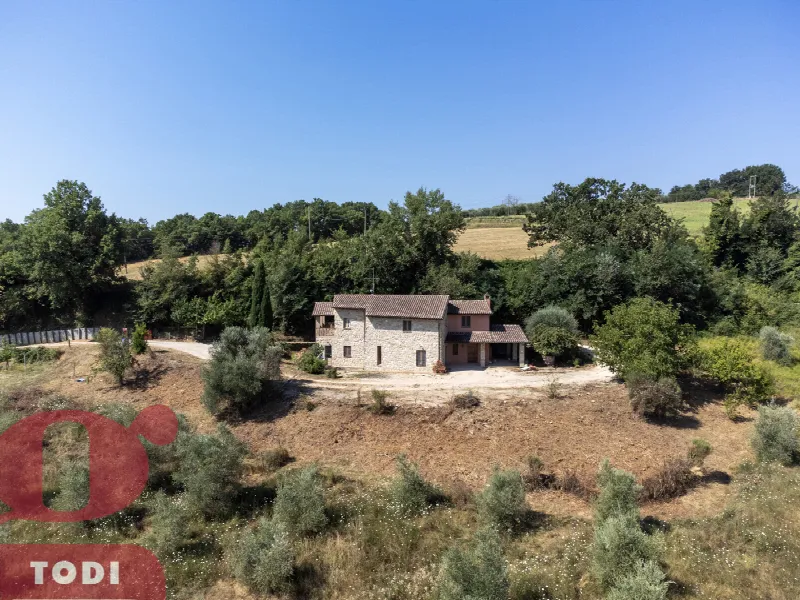 Rustico/Casale in vendita a Todi - foto 3