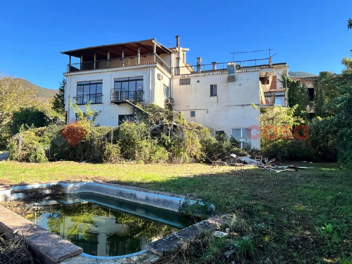 Palazzo/Stabile in vendita a Cassino - foto 3