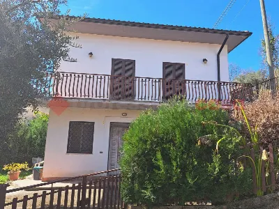 Casa Indipendente in vendita a Cervaro - foto 2