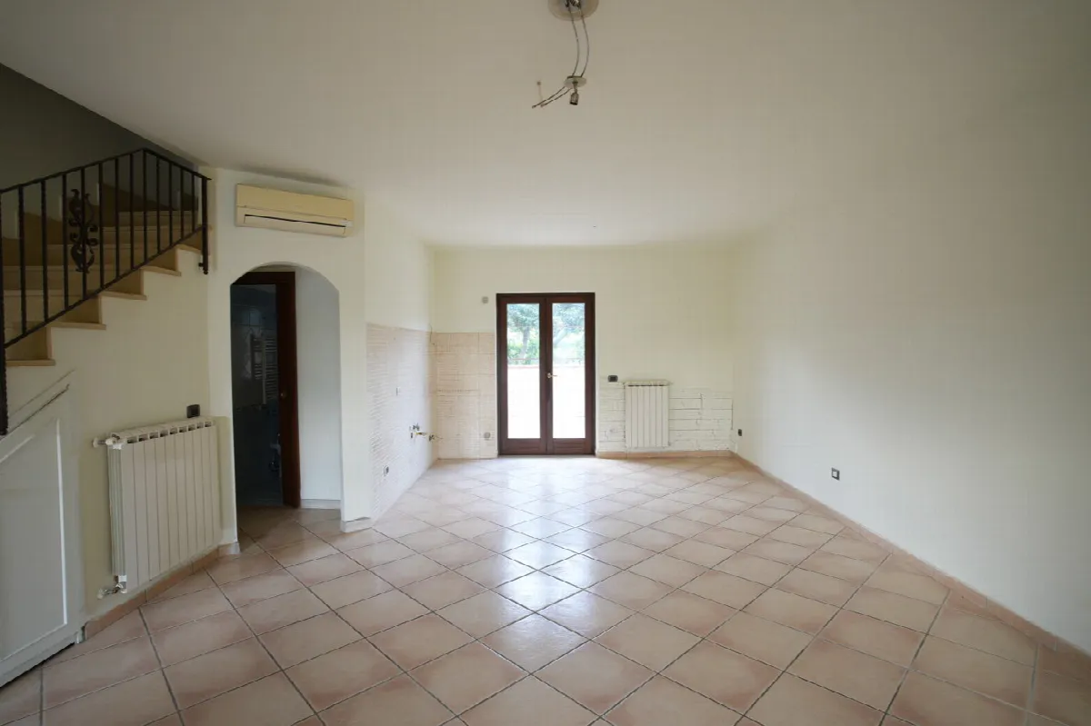 Villetta a schiera in vendita a Cervaro - foto 3