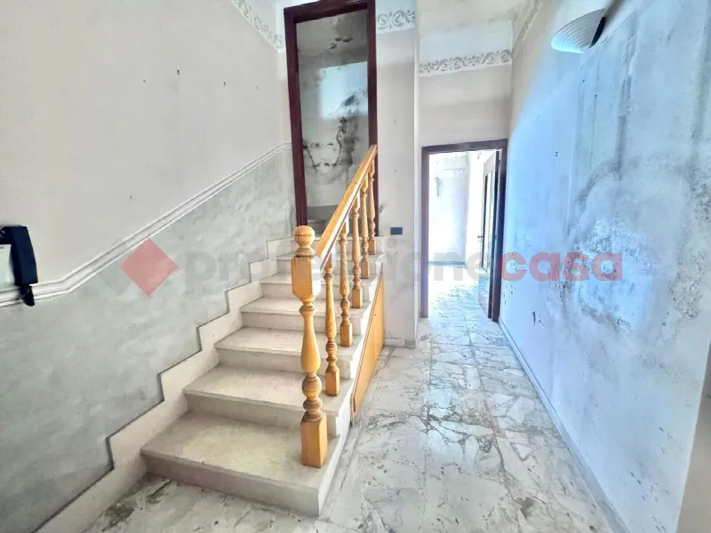 Palazzo/Stabile in vendita a Pulsano - foto 2