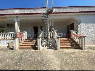 Villetta a schiera in vendita a Pulsano - foto 2