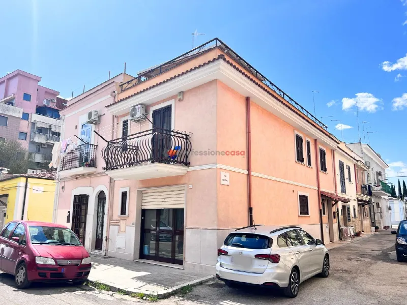 Casa Indipendente in vendita a Foggia, Sant'anna, Sant'eligio, Candelaro, Via Lucera - foto 1