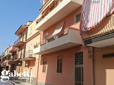 Palazzo/Stabile a Oliveri