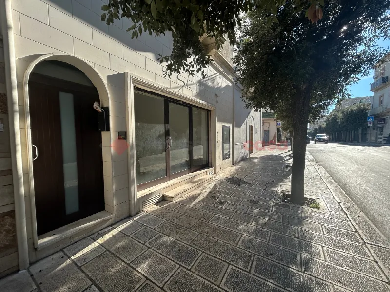 Palazzo/Stabile in vendita a Grottaglie - foto 2
