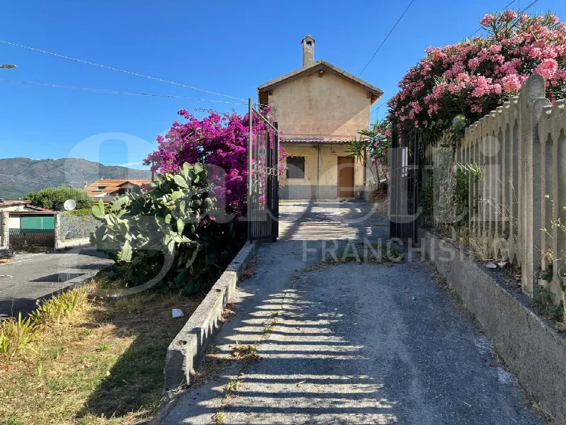 Casa Indipendente in vendita a Albenga - foto 1