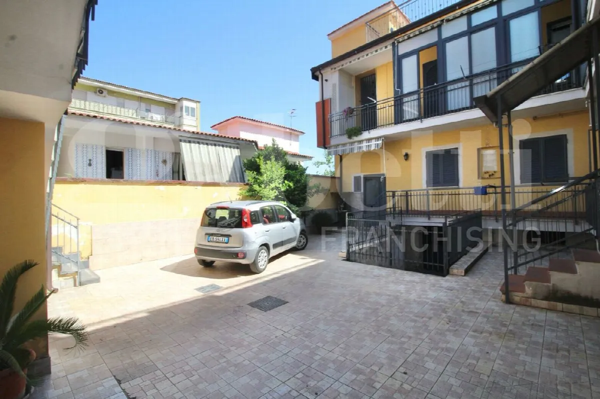 Casa Indipendente in vendita ad Arzano - foto 3