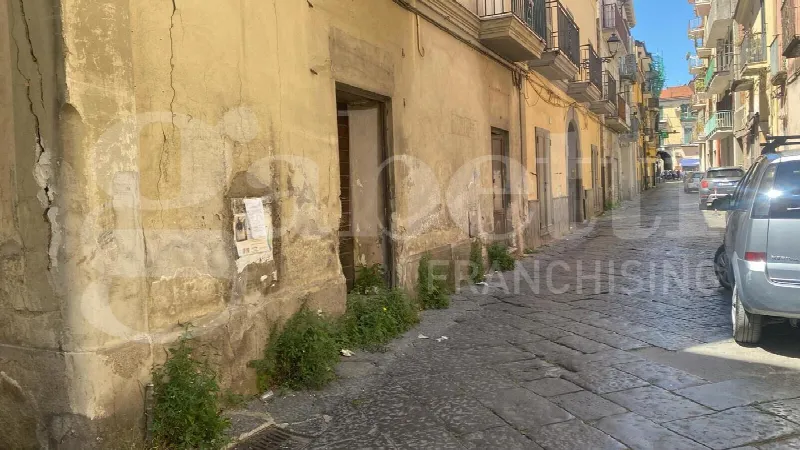 Palazzo/Stabile in vendita a Aversa - foto 3