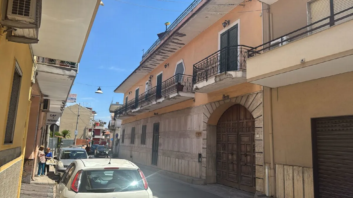 Palazzo/Stabile in vendita a Trentola-Ducenta - foto 2