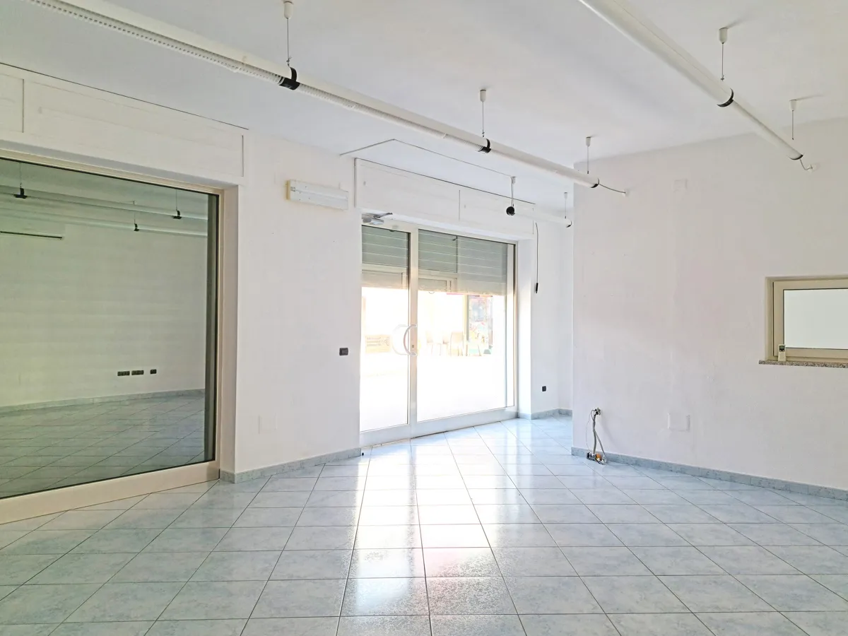 Palazzo/Stabile in vendita a Sanluri - foto 3