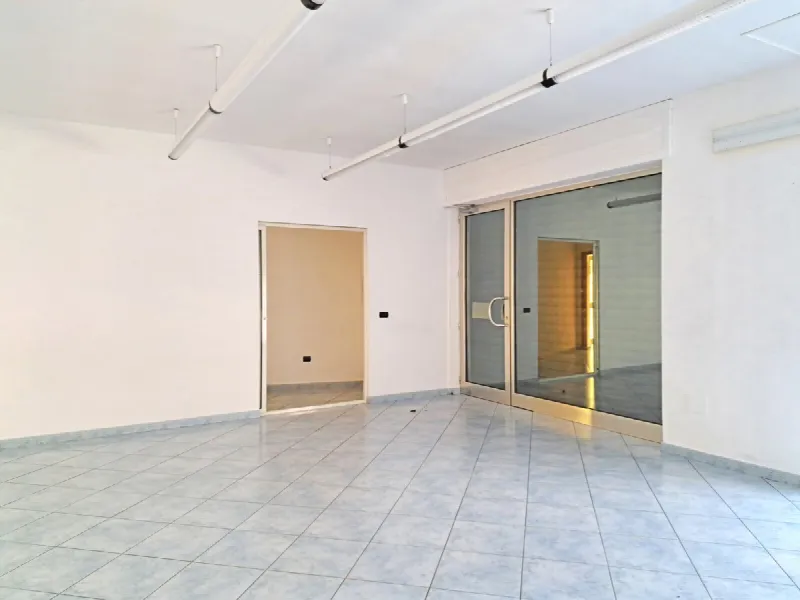 Palazzo/Stabile in vendita a Sanluri - foto 2
