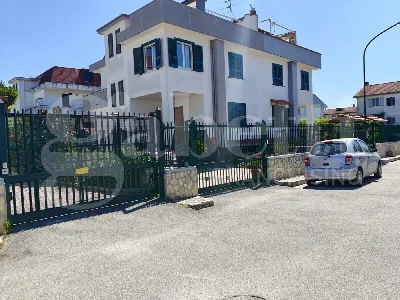 Villetta a schiera in vendita a Giugliano ... - foto 1