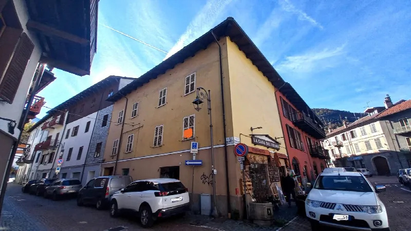 Palazzo/Stabile in vendita a Oulx - foto 2