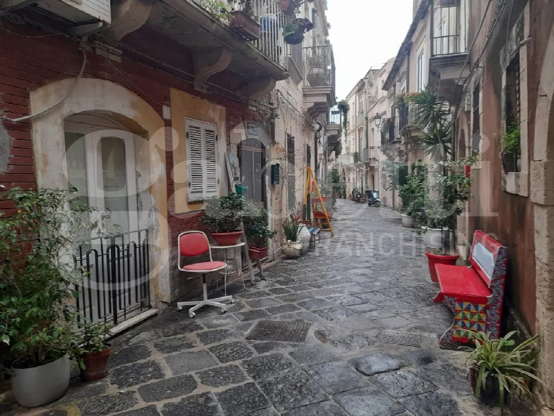 Casa Indipendente in vendita a Siracusa, Umberto, Ermocrate, Ortigia - foto 1