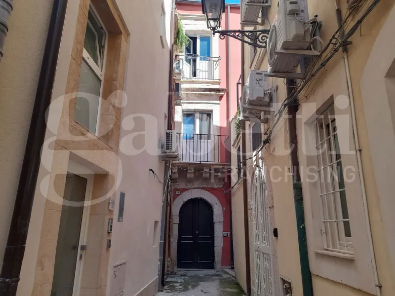 Casa Indipendente in vendita a Siracusa, Umberto, Ermocrate, Ortigia - foto 1