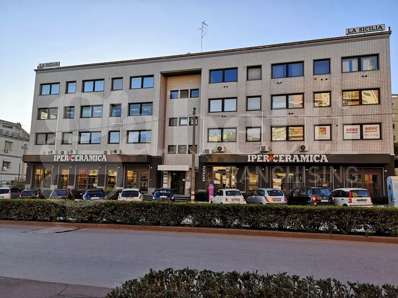 Ufficio in vendita a Siracusa, Umberto, Ermocrate, Ortigia - foto 1