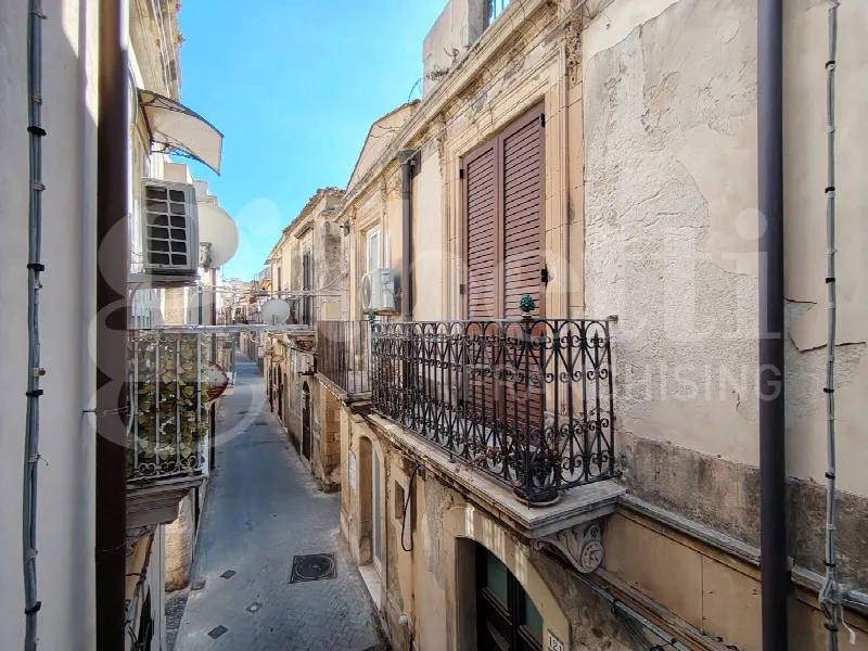 Casa Indipendente in vendita a Siracusa, Umberto, Ermocrate, Ortigia - foto 1