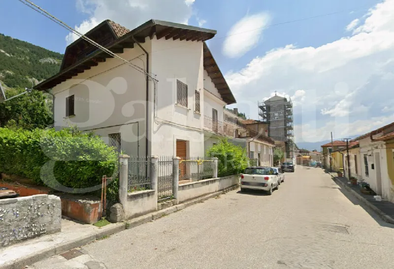 Casa Indipendente in vendita a Pescina - foto 2