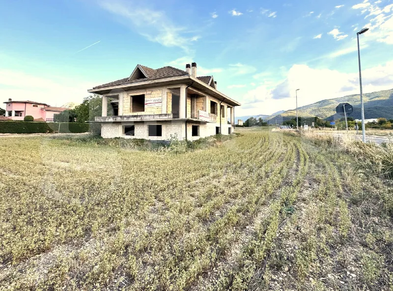 Villa in vendita a Trasacco - foto 2