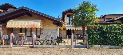 Villetta a schiera in vendita a Piscina - foto 1