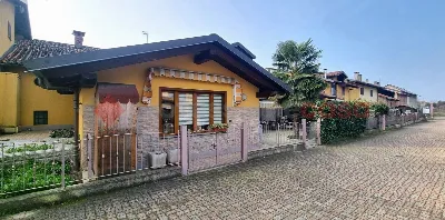 Villetta a schiera in vendita a Piscina - foto 2