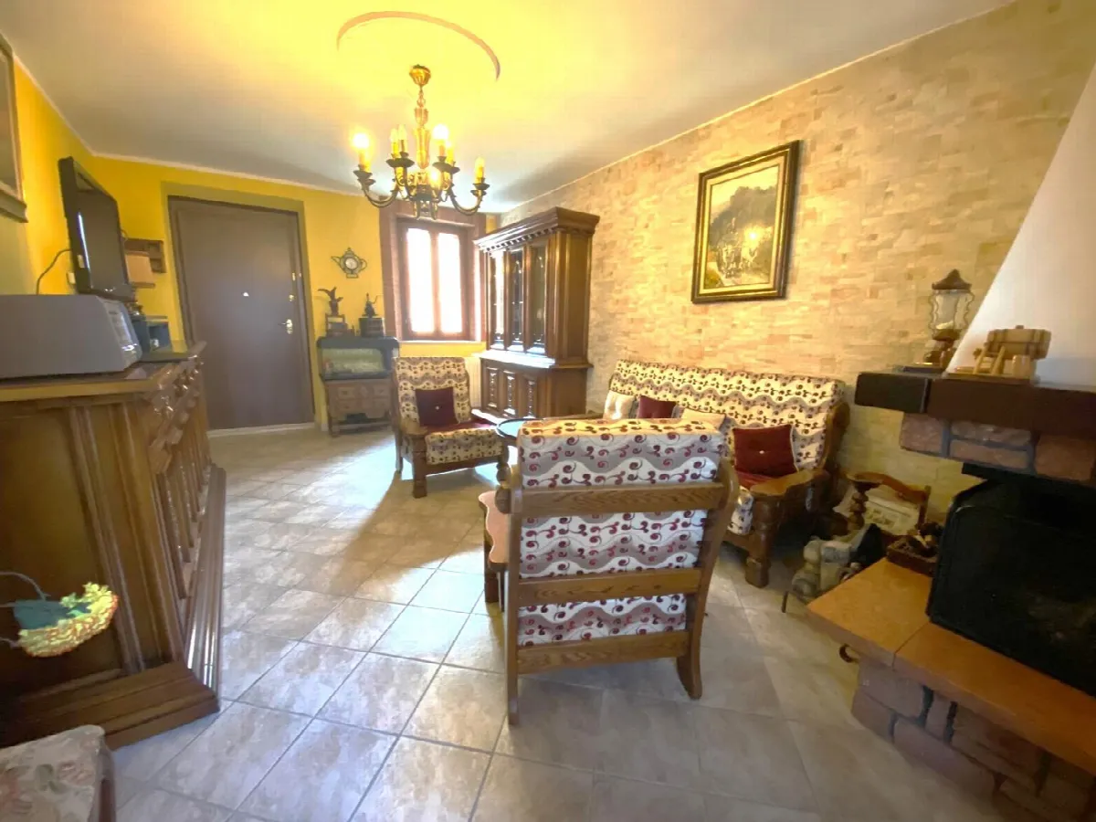 Casa Indipendente in vendita ad Alagna - foto 2