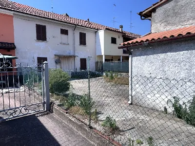 Casa Indipendente a Sannazzaro de' Burgondi