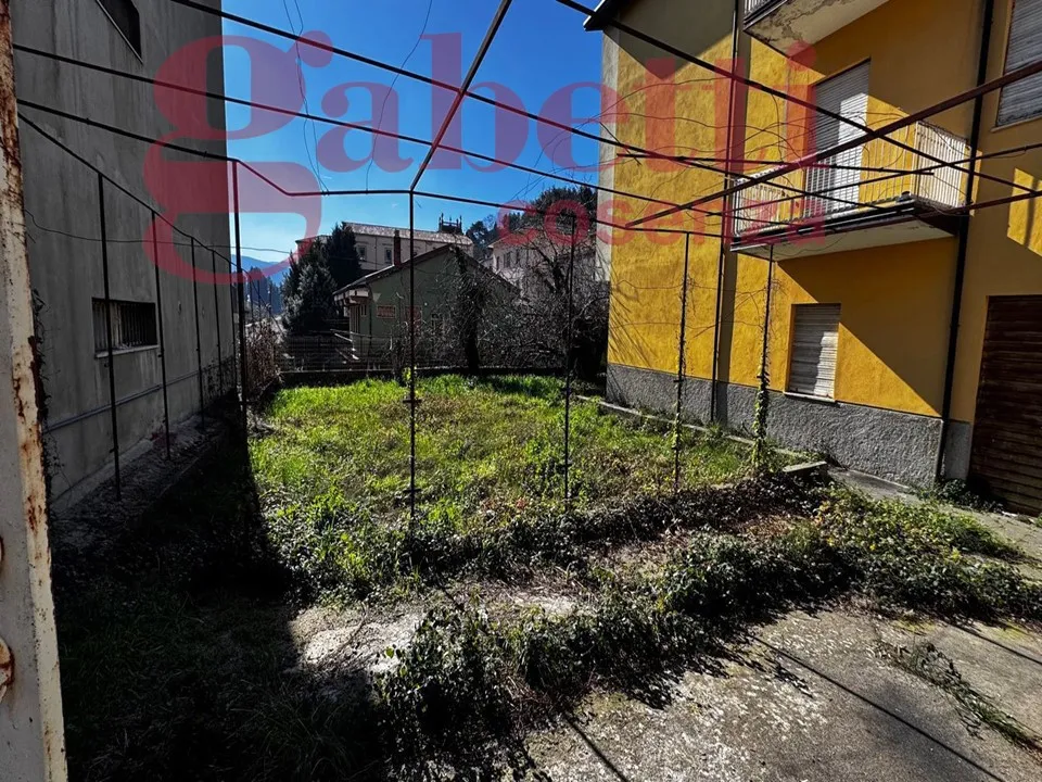 Palazzo/Stabile in vendita a Carolei - foto 2