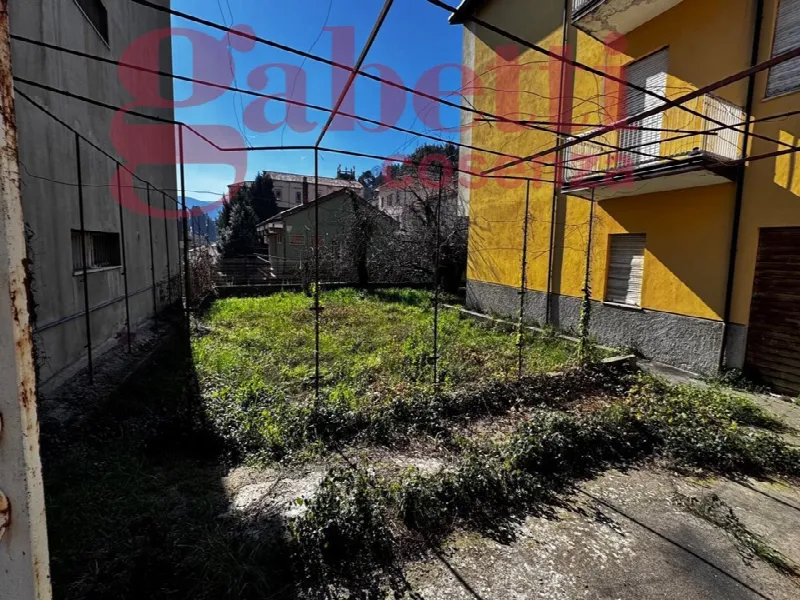 Palazzo/Stabile in vendita a Carolei - foto 2