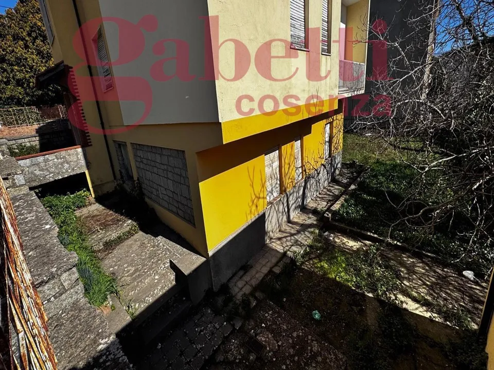 Palazzo/Stabile in vendita a Carolei - foto 4