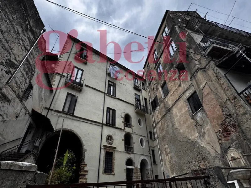 Appartamento in vendita a Cosenza, Centro Storico, Serra Soprana - foto 1