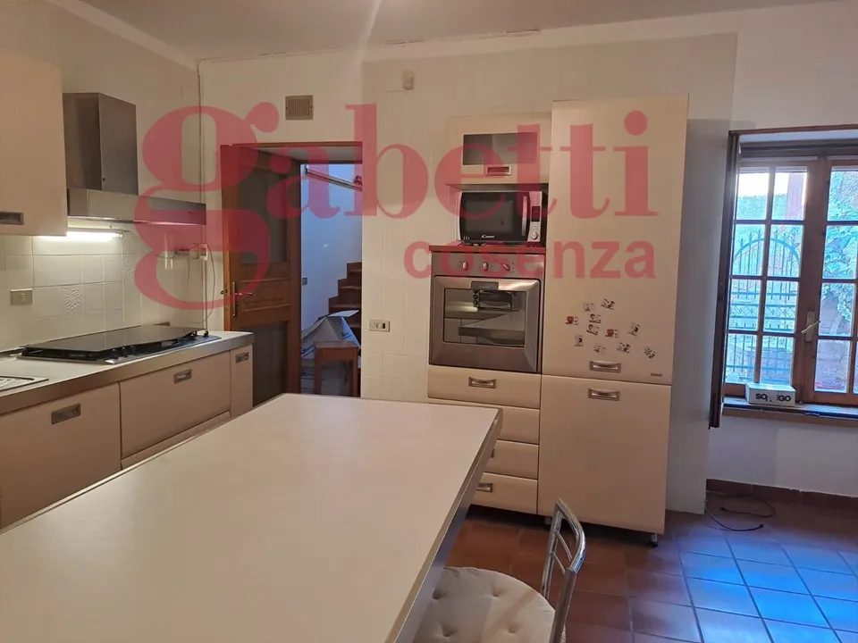 Casa Indipendente in vendita a Cosenza, Donnici, Sant'ippolito, Borgo Partenope - foto 3