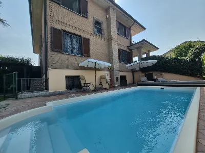 Casa Indipendente in vendita a Landriano - foto 1