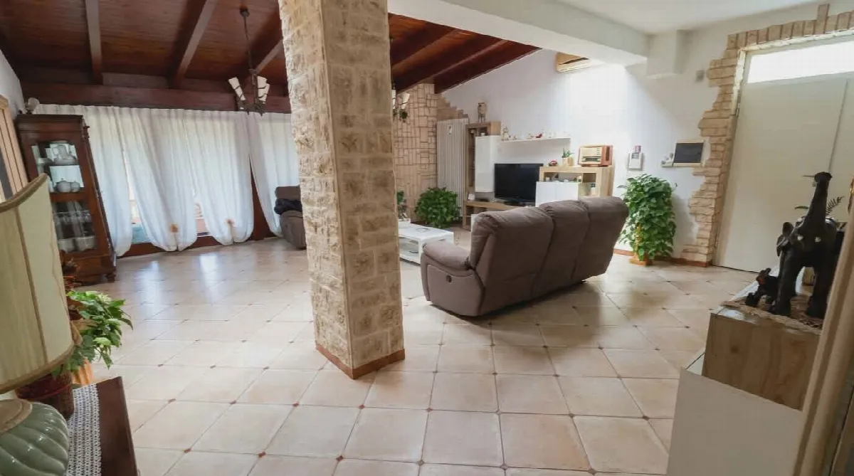 Villetta a schiera in vendita a Turi - foto 2